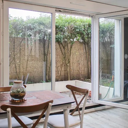 Pretty Cocoon With Private Terrace 아파트